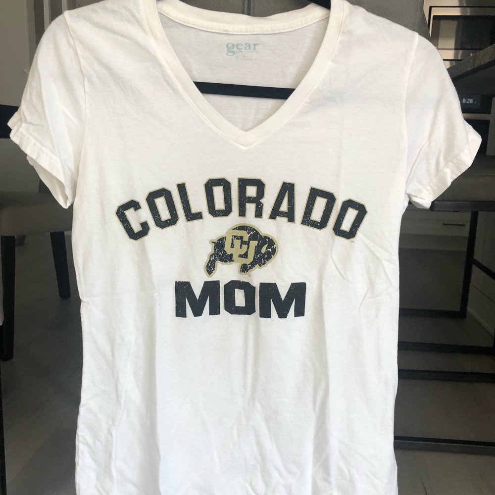 University Colorado at Boulder tee
V neck